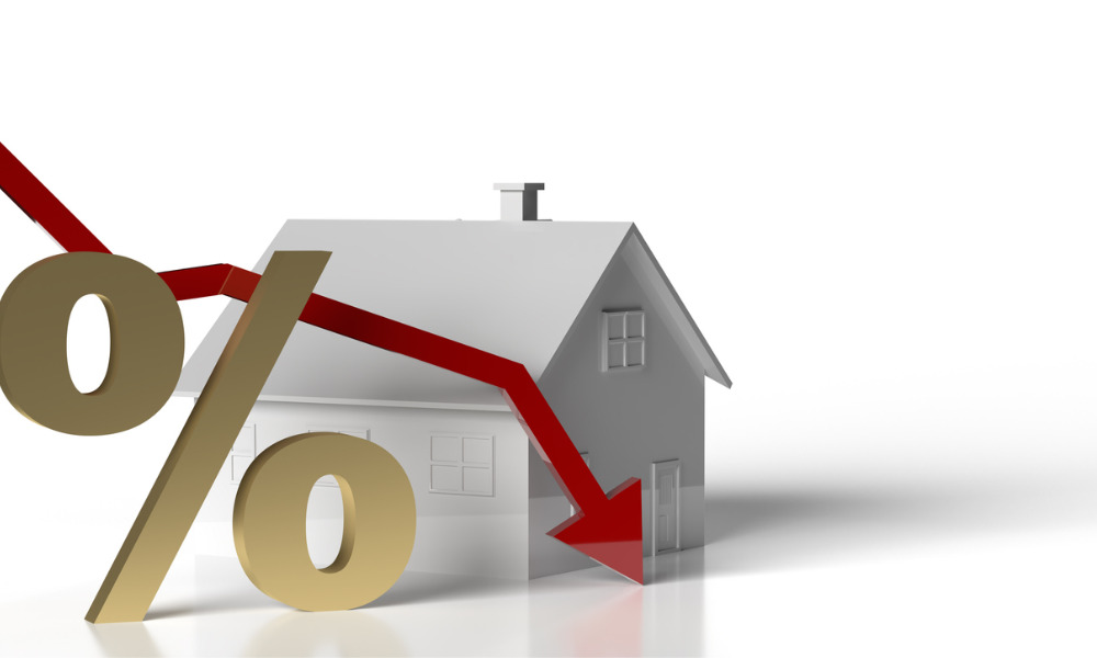 Average two- and five-year fixed mortgage rates fall below 6%