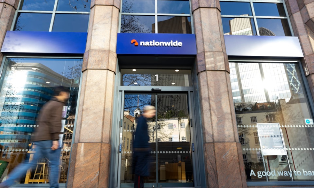 Nationwide lowers income threshold for single first-time buyers