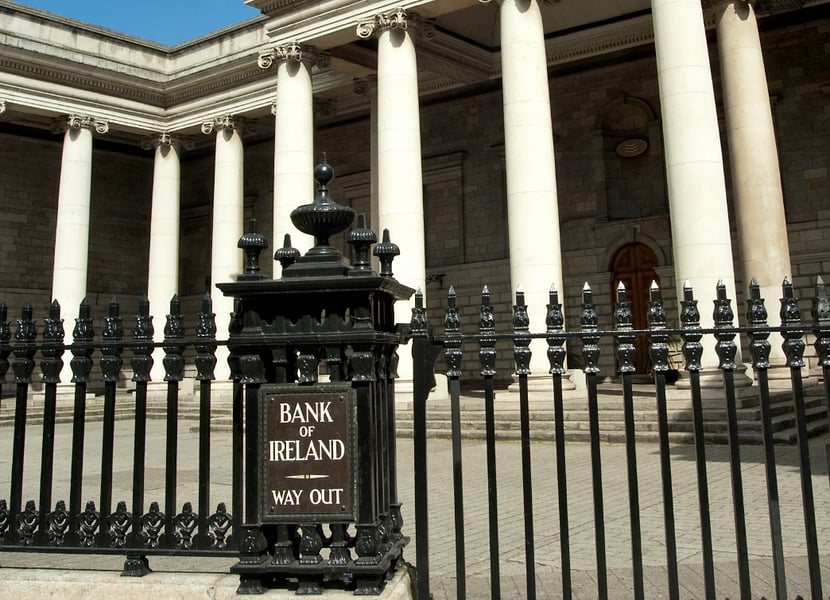 Investors wait for European 'rescue' to save Ireland