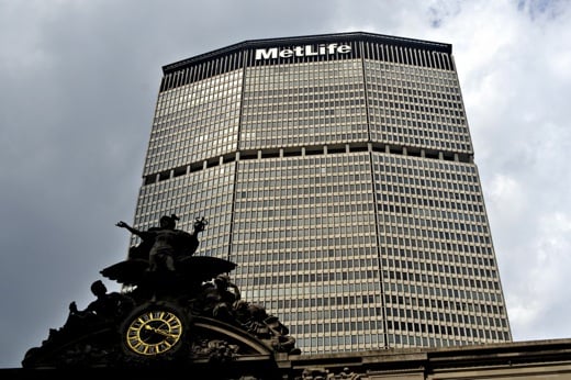 MetLife may sell bank to escape Dodd-Frank