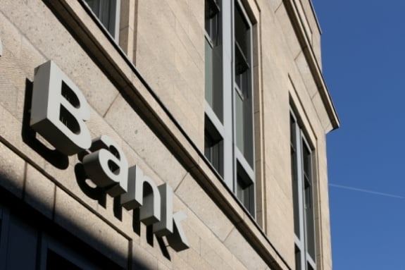 Banks missing a trick by not selling insurance: Survey