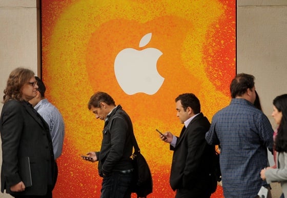 Samsung threat has analysts souring on Apple