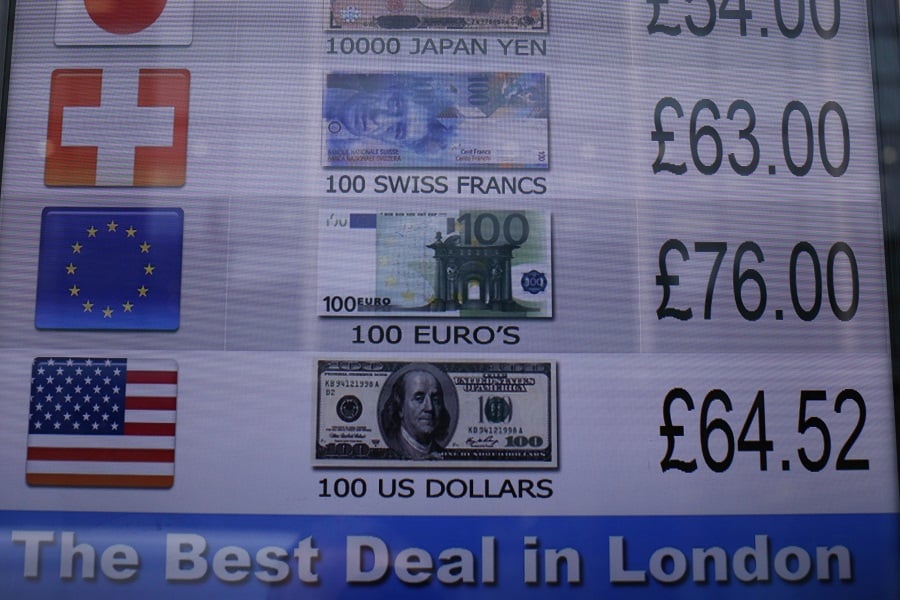 U.S. retail foreign-exchange brokers cracking under Swiss shock
