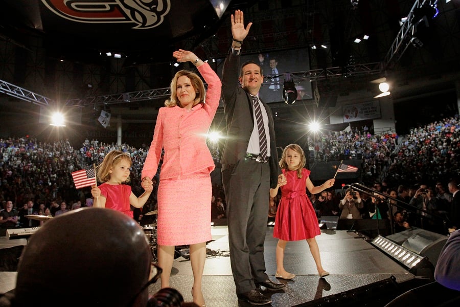 Cruz avoids mentioning his wife's Goldman Sachs job