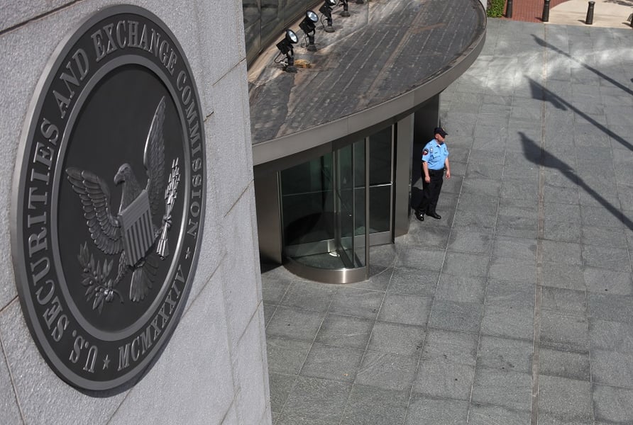 SEC appeals own judge's decision in case on custodians' payments to advisers for fund picks