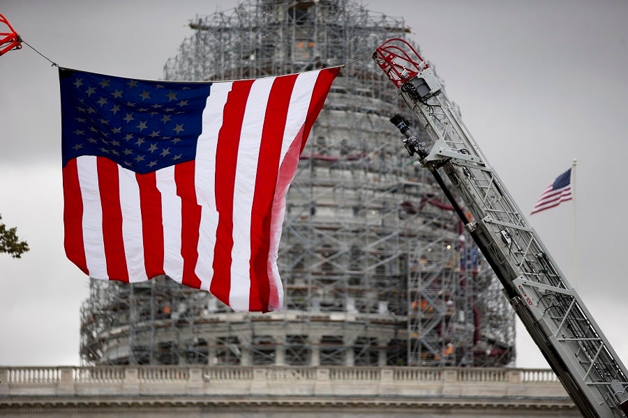 Massive spending bill fails to stop DOL fiduciary rule, clearing major hurdle