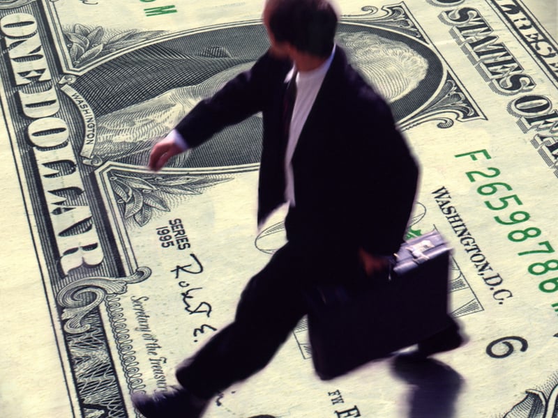 Cetera quietly offers its advisers retention bonuses on the industry's low end