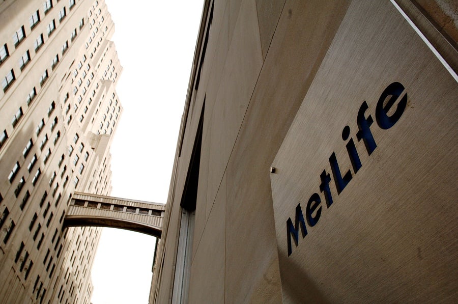 MetLife VAs flounder as Fidelity halts sales