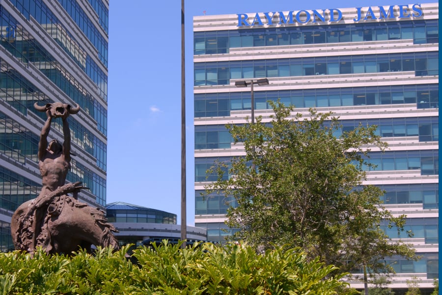 Raymond James names Scott Curtis to head private client business
