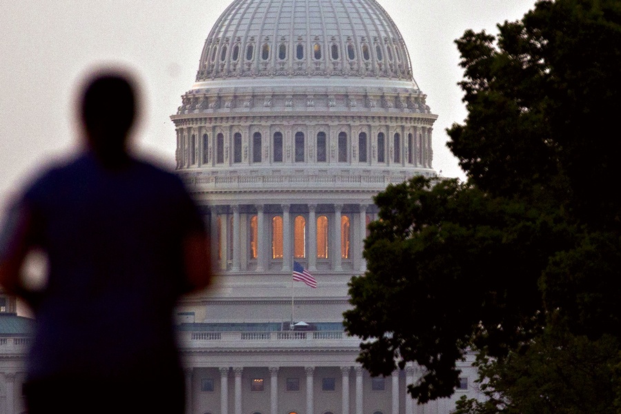 803 small broker-dealers push for legislation to ease audits