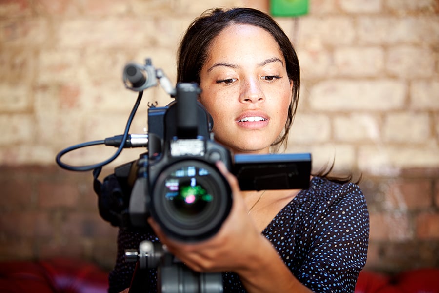 SEC ponders creating video to help investors decide between investment adviser and broker