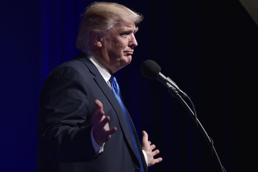 Dollar weakens on Trump remarks about Fed interest-rate hikes