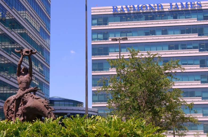 Merrill team managing $235 million goes indie with Raymond James