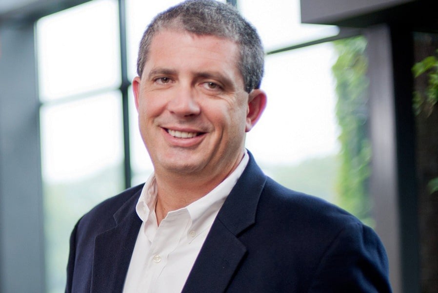 Broker-dealer CEO sees rapid escalation of brokers abandoning commissions in favor of fees