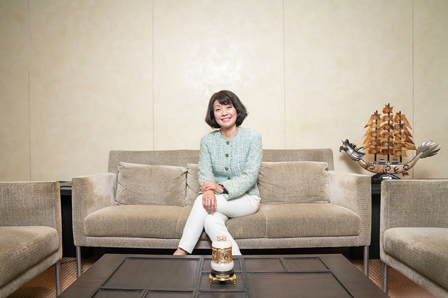 Female bankers take lead as financial companies target China's wealthiest