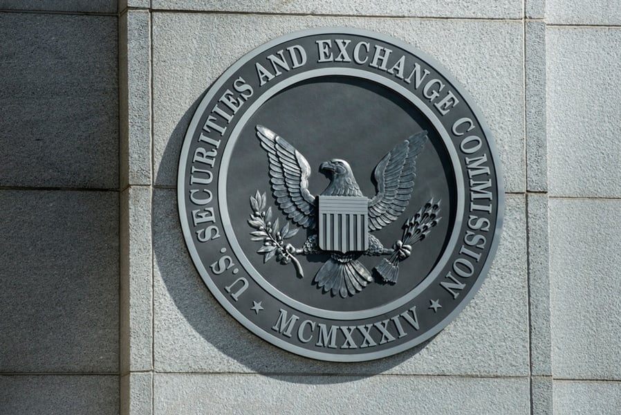 SEC plan would open hedge funds, unicorns to more investors