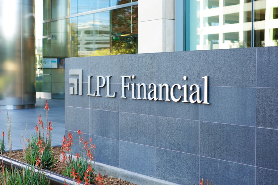LPL integrates Envestnet MoneyGuide with ClientWorks