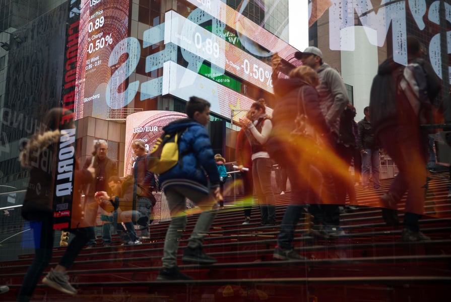 Fearing a market drop in 2020, wealthy increase cash levels
