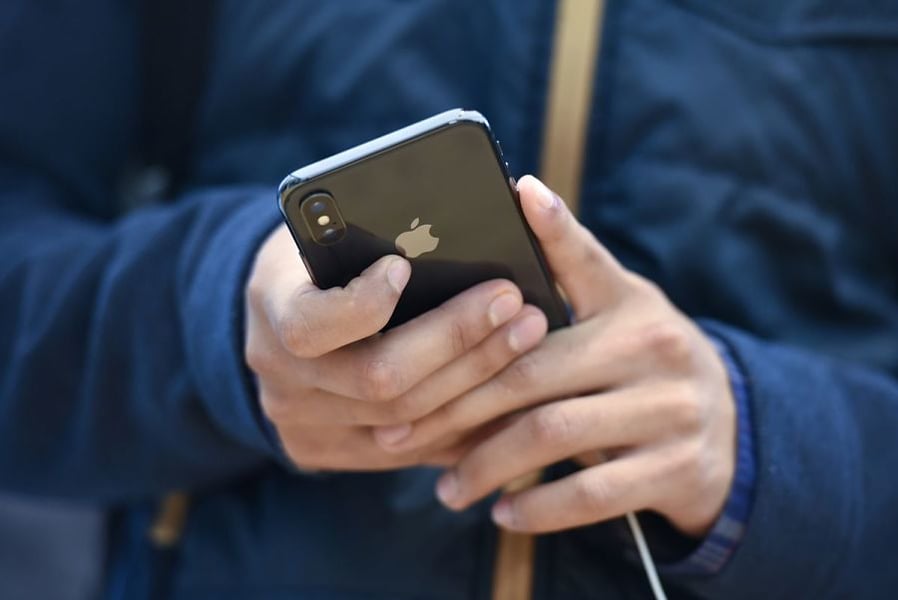 'Text me,' say clients, but many B-Ds don't allow it