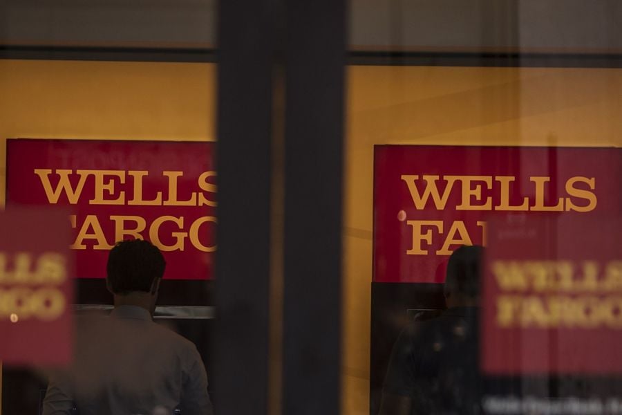 Wells Fargo Advisors reverses plan to charge more clients an account fee