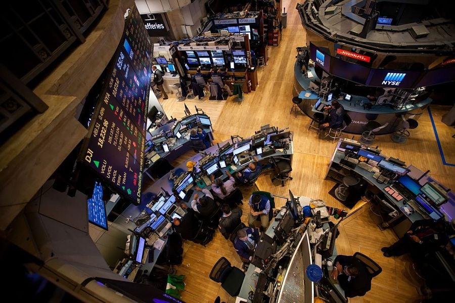 Stocks sink on disappointment with virus responses