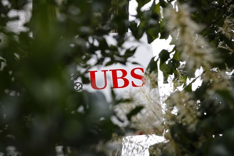 UBS revamps wealth unit, aims to lend more to clients