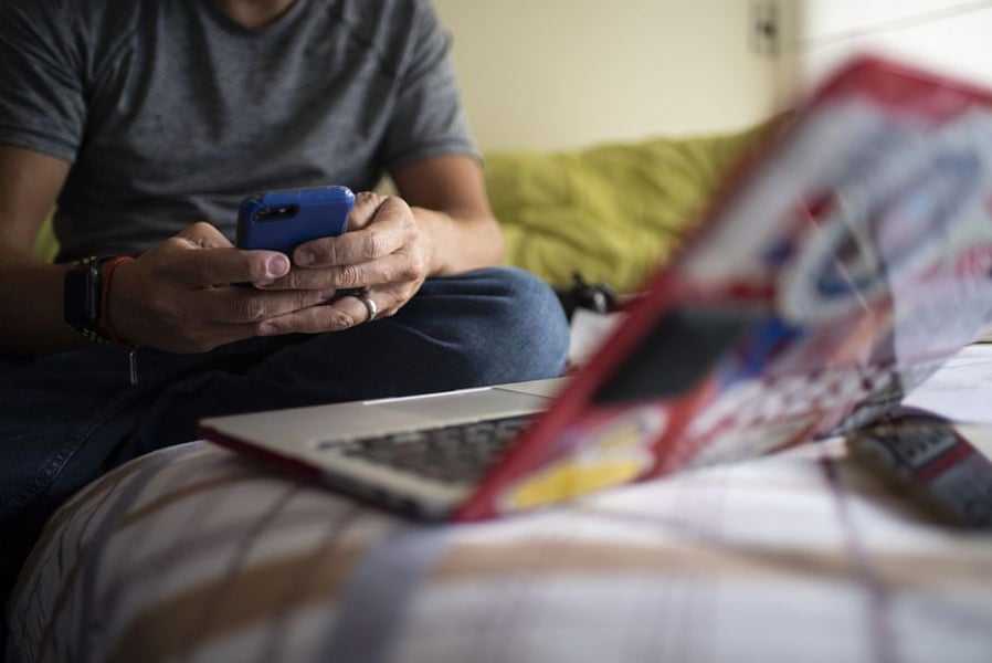Back to the office before year-end, say 83% of advisers