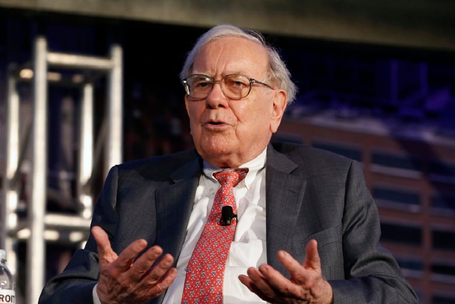 Buffett inches toward Wells Fargo exit