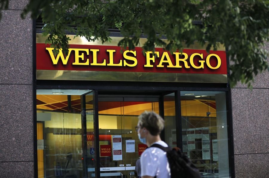 Wells Fargo cuts 'sizable group' of advisers after profits slump