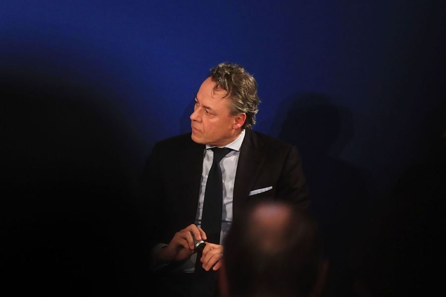 UBS faces year of uncertainty amid probe of CEO Hamers