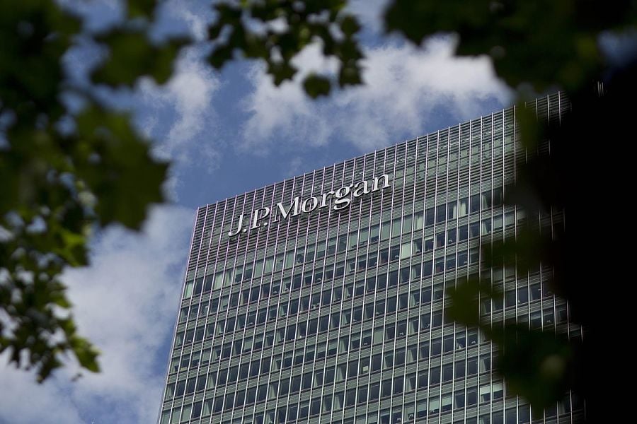 Wall Street skimps on compensation despite pandemic windfall