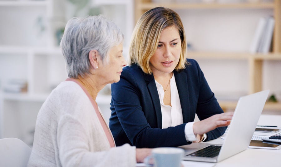 Women rely on financial advisers more than men