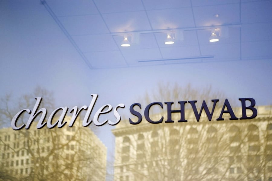 Schwab rolls out digital onboarding for its RIA customers