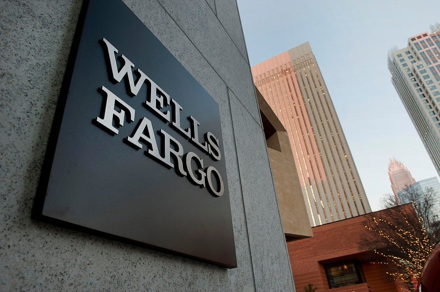 Wells Fargo Advisors head count sinks 9.8% annually