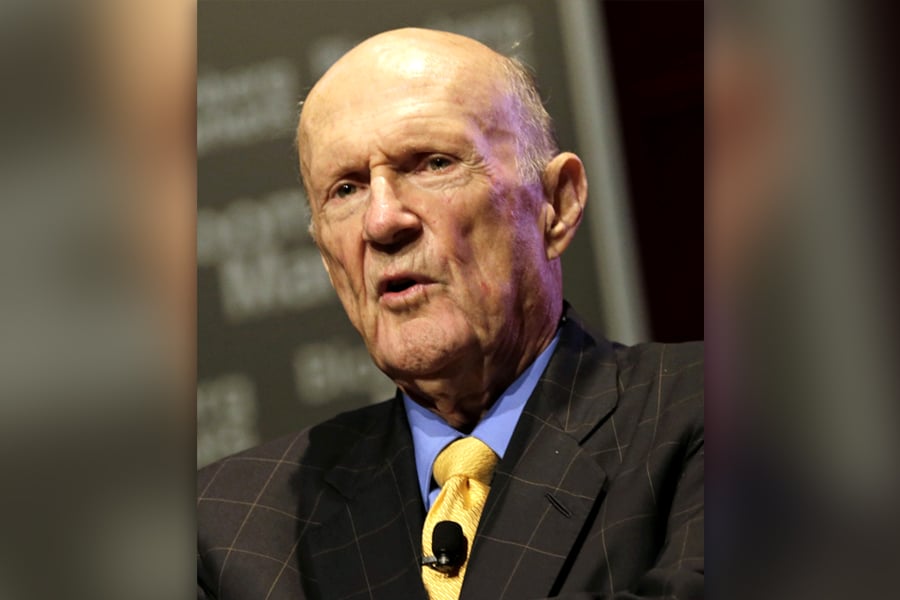 Hedge fund guru Julian Robertson dies at 90