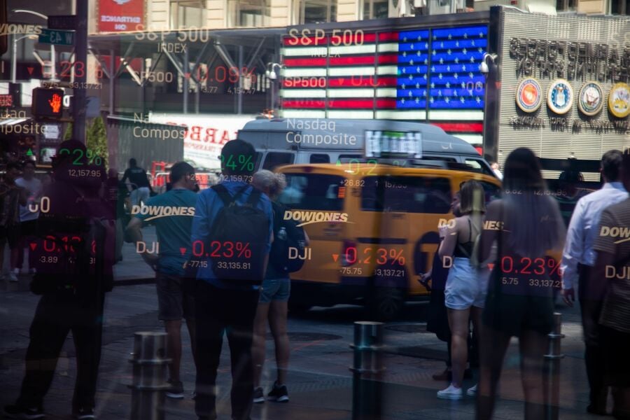 JPMorgan, Morgan Stanley clash on direction of stock rally