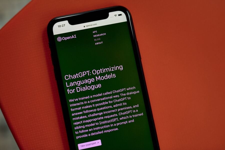 JPMorgan reins in workers' use of ChatGPT