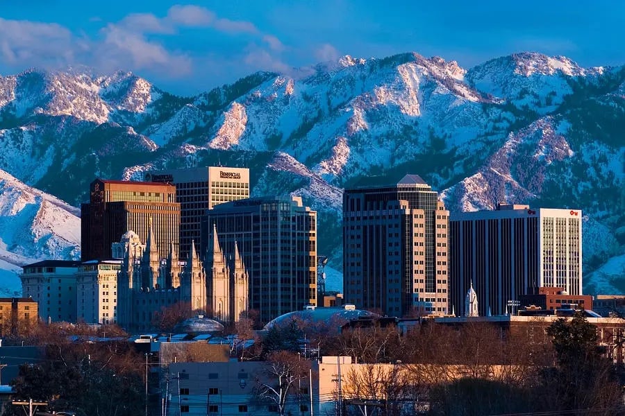 10 cities with the highest concentrations of financial advisors in 2023