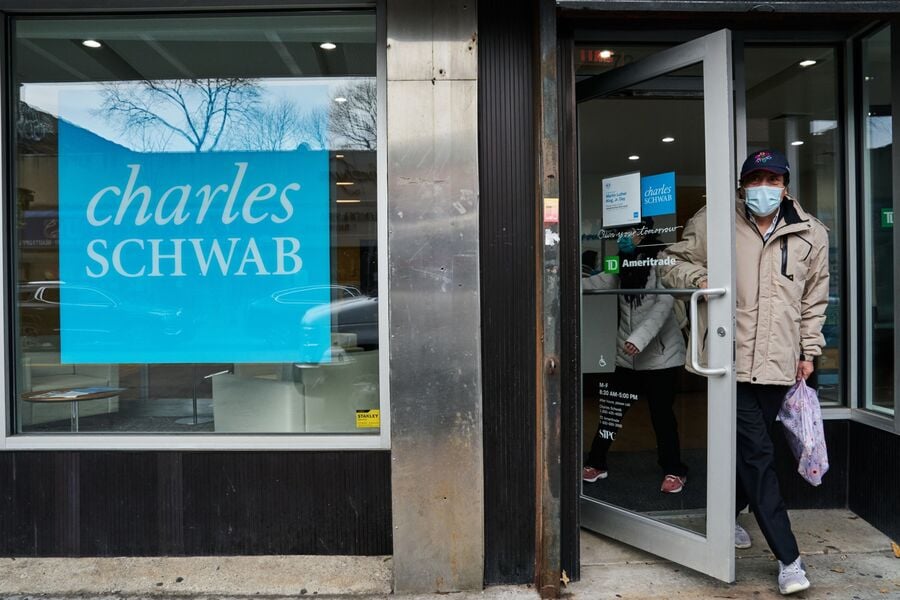 Charles Schwab's fortune takes $2.9 billion hit in wake of SVB collapse