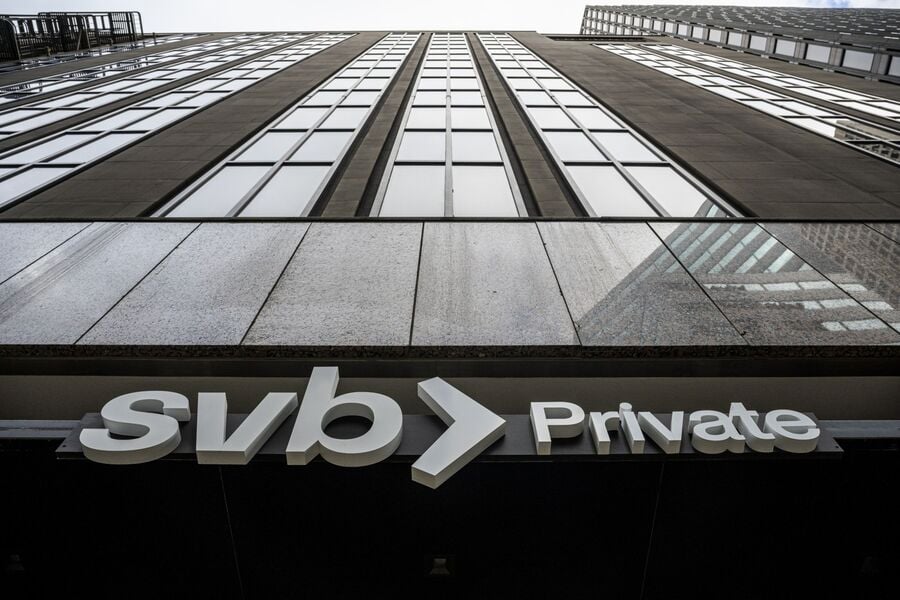 FDIC moves bid deadline for Silicon Valley Private Bank to Friday