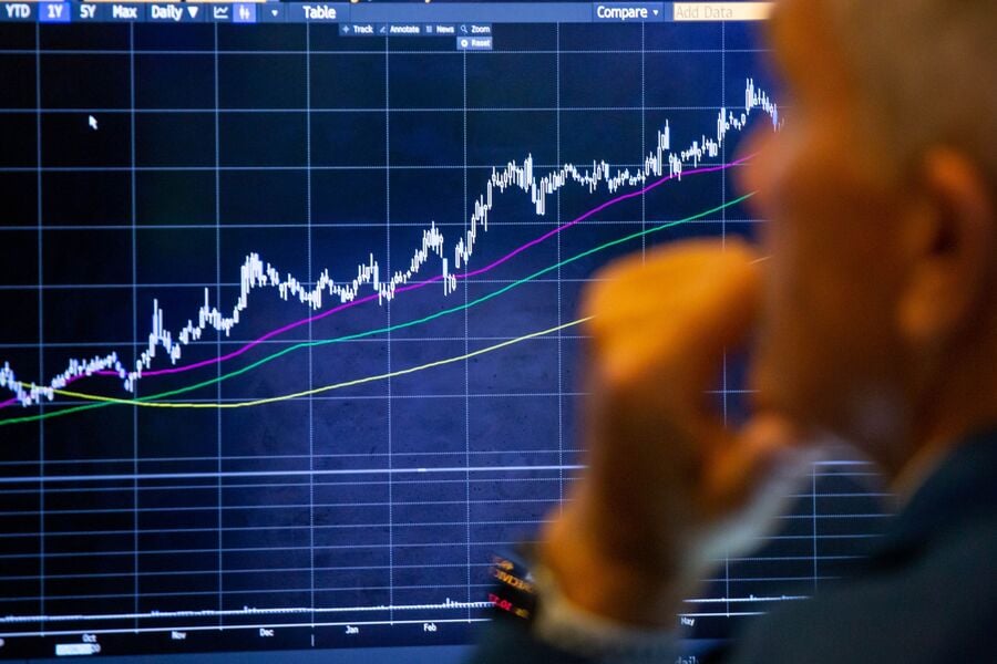 Stocks can't continue to ignore recession risk
