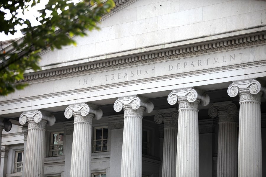 Advisors stick with Treasuries despite political tension over debt limit