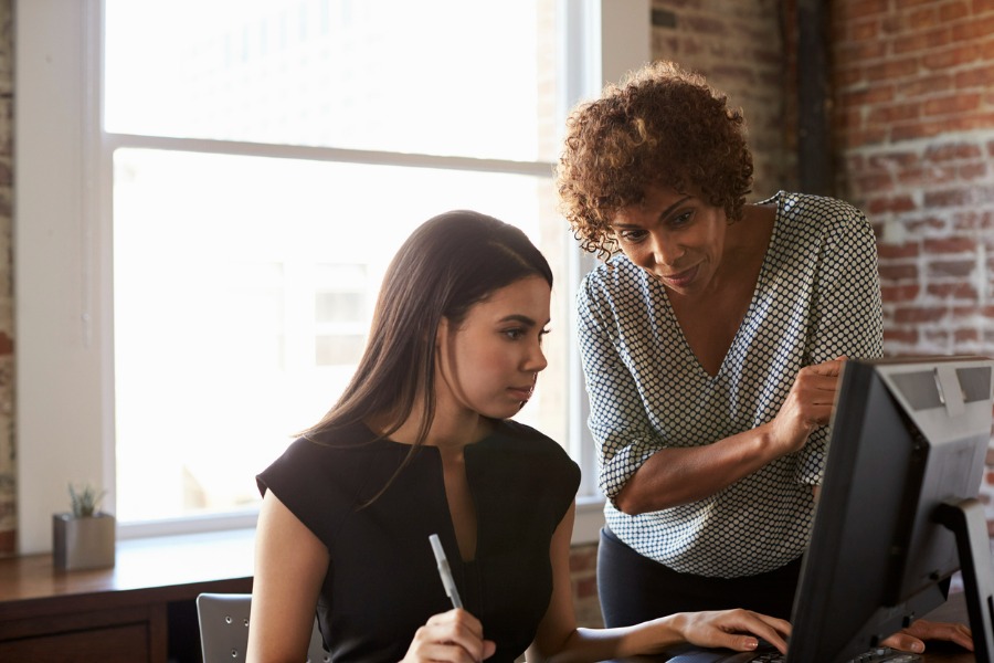 How to keep junior advisors from washing out before they get started