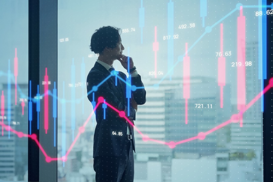 Advisors debate: ETFs, mutual funds or both?