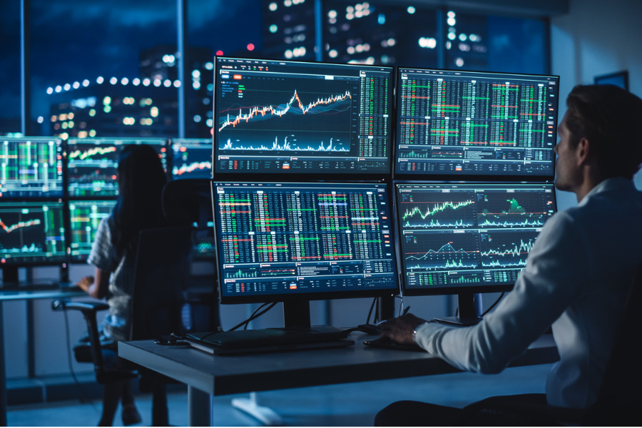 Stocks gain ahead of central bank speeches