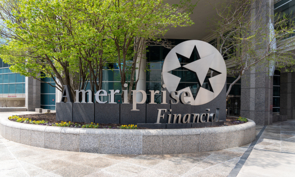 Merrill Lynch $320M duo joins Ameriprise