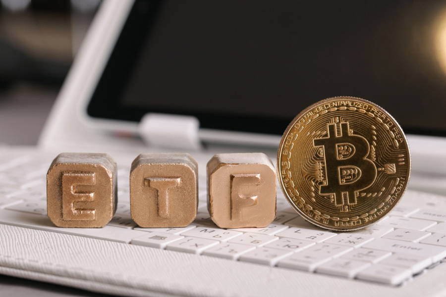 Bitcoin ETFs gain $438M as investors buy the dip