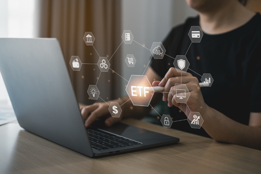 Fintech firm introduces one-button ETF investing platform
