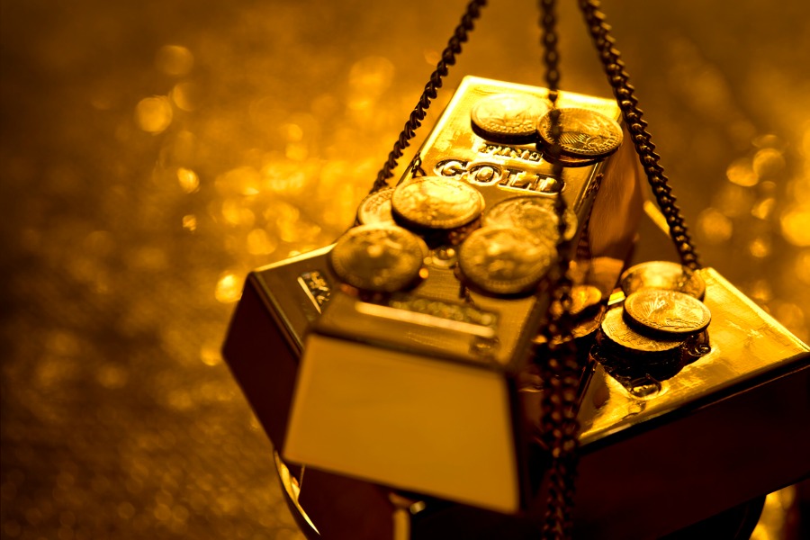 Gold remains above $2400 after biggest gain since March
