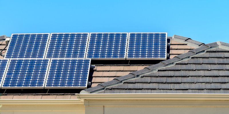 Labour in solar panel home pledge